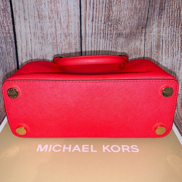 Michael Kors Satchel in Coral - Picture 5 of 5